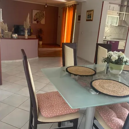 Cherti Apartment *